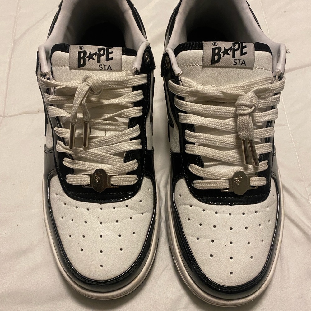 Bapestas black and white